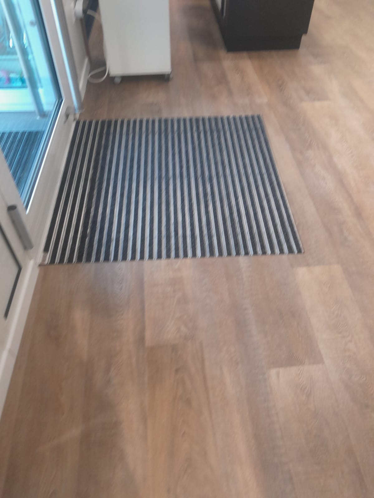 Neuer Laminat mit Schmutzschleuse